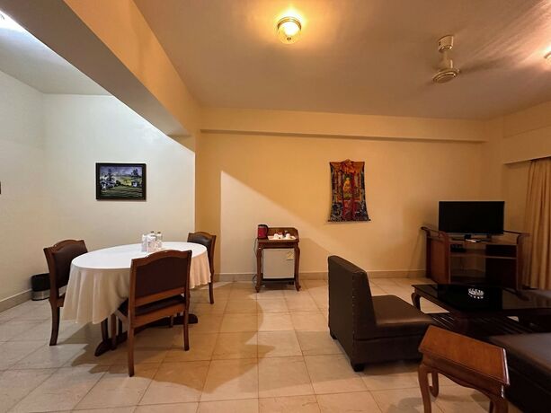 Imagen general del Hotel lhaki. Foto 8