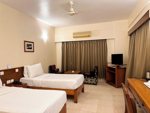 Imagen de la habitación del Hotel lhaki. Foto 17