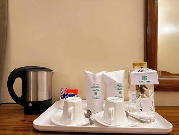 Imagen de la habitación del Hotel lhaki. Foto 19