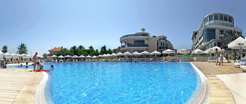 Imagen de la piscina del Hotel İlica Spa and Wellness Thermal Resort. Foto 15