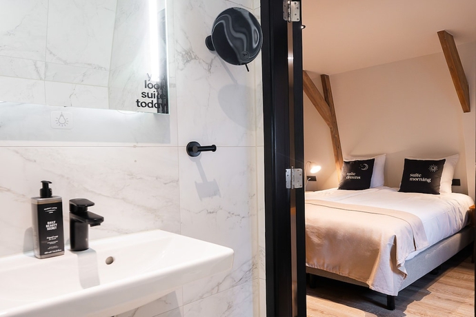 Imagen de la habitación del Hotel limehome Amsterdam Leidsekruisstraat. Foto 3