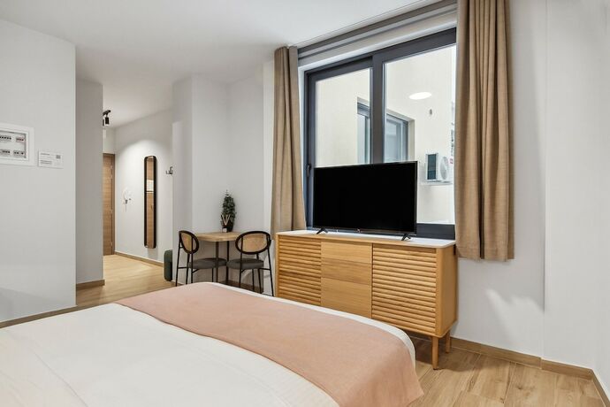 Imagen de la habitación del Hotel limehome Athens Solonos. Foto 15