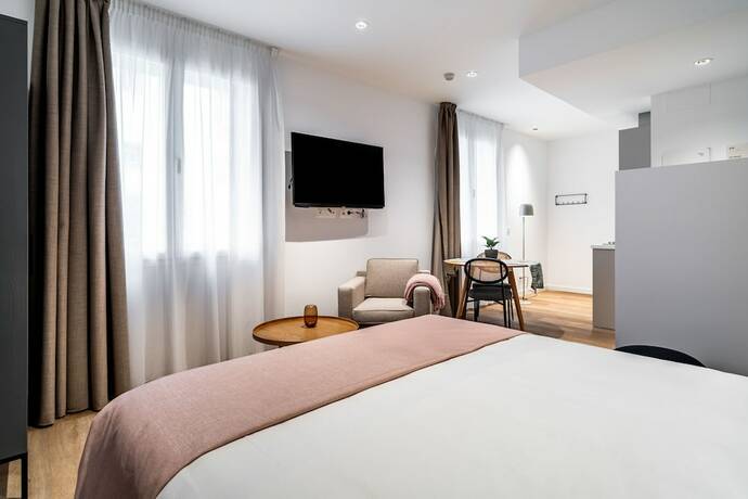 Imagen general del Hotel limehome Sevilla Ronda de Capuchinos. Foto 3