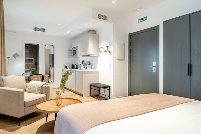 Imagen general del Hotel limehome Sevilla Ronda de Capuchinos. Foto 9