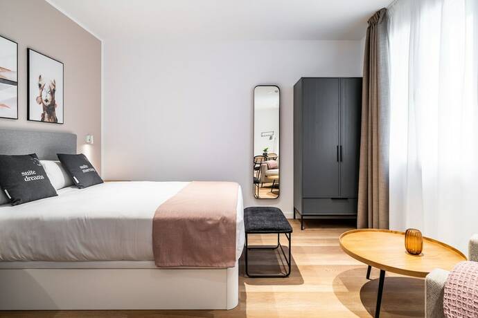 Imagen general del Hotel limehome Sevilla Ronda de Capuchinos. Foto 12