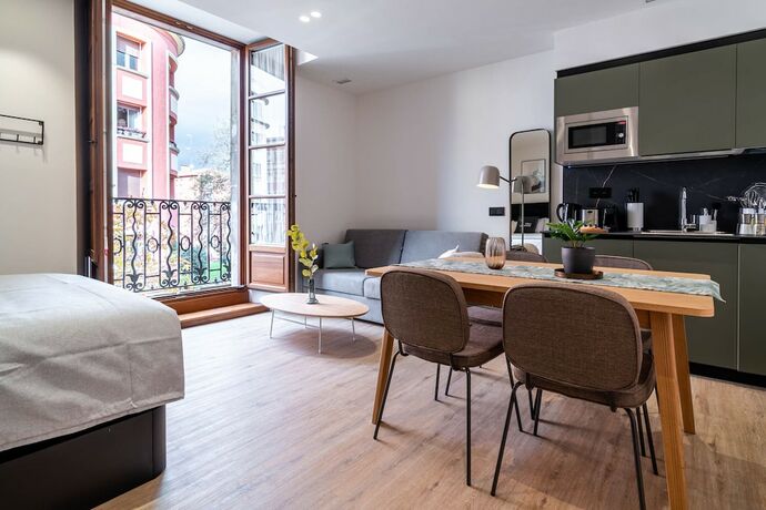 Imagen de la habitación del Hotel limehome Vitoria Palacio Álava-Velasco. Foto 16