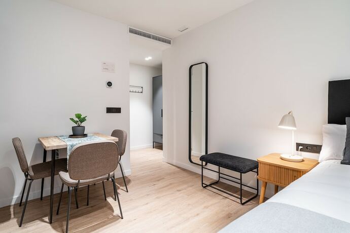 Imagen general del Hotel limehome Vitoria Palacio Álava-Velasco. Foto 8