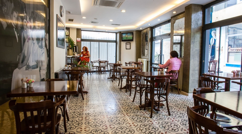 Imagen del bar/restaurante del Hotel lino. Foto 6