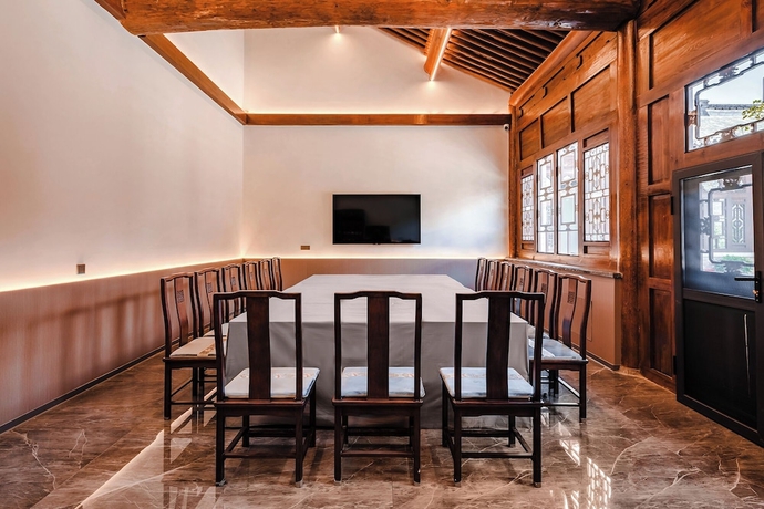 Imagen de los interiores del Hotel lishe. Foto 15