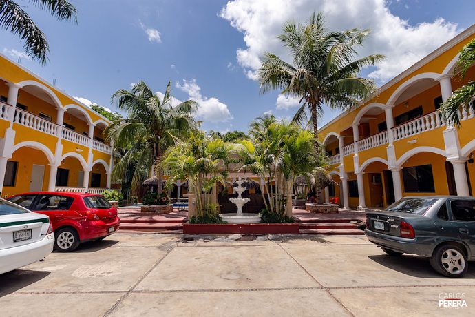 Imagen de los exteriores del Hotel los Arcos, Izamal. Foto 9