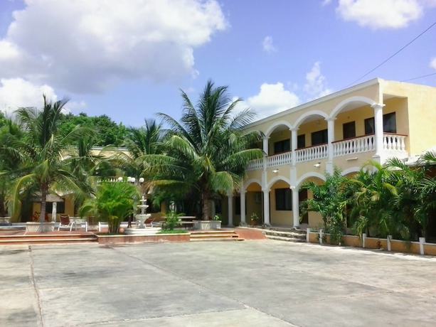 Imagen de los exteriores del Hotel los Arcos, Izamal. Foto 10