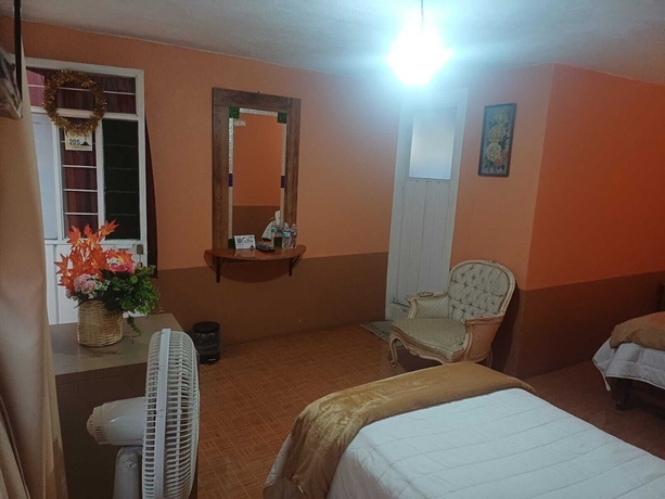 Imagen de la piscina del Hotel los Faroles, Villa del Carb&oacute;n. Foto 16