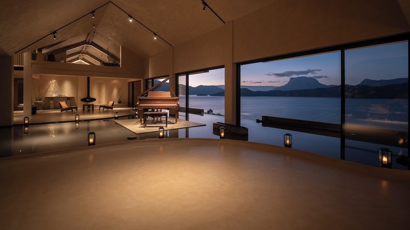 Imagen de la piscina del Hotel lugu Lake Cheman Ruyingsong Mid. Foto 16
