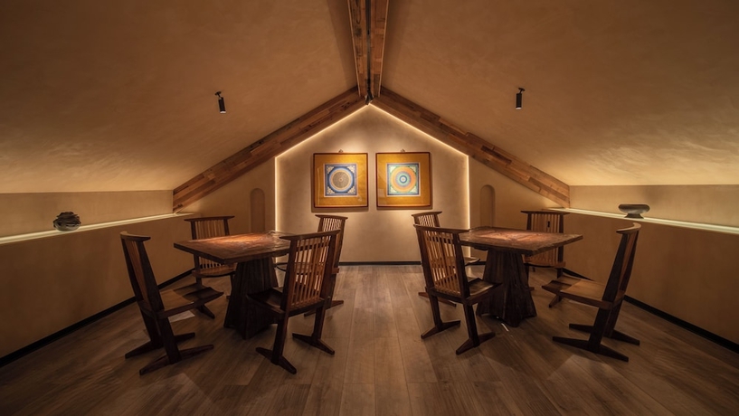 Imagen del bar/restaurante del Hotel lugu Lake Cheman Ruyingsong Mid. Foto 1