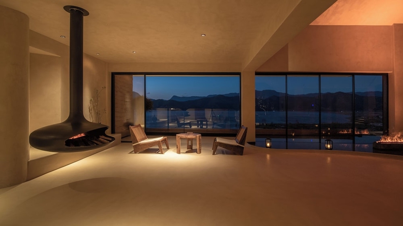 Imagen de los interiores del Hotel lugu Lake Cheman Ruyingsong Mid. Foto 8