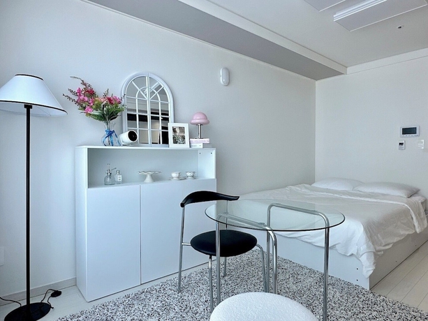 Imagen de la habitación del Hotel meomoom. Foto 2
