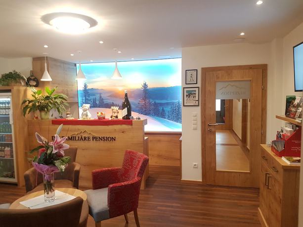 Imagen de los interiores del Hotel modernandrenovatedpension Oberauer Wagrain. Foto 19