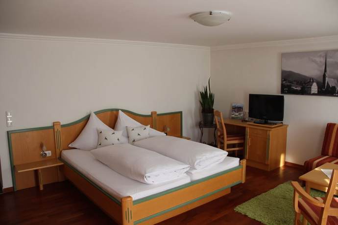 Imagen de la habitación del Hotel moser-HOCHK&Ouml;NIG Genuss Wirtshaus. Foto 8
