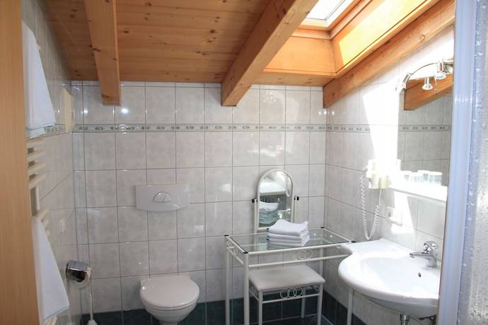 Imagen de la habitación del Hotel moser-HOCHK&Ouml;NIG Genuss Wirtshaus. Foto 16