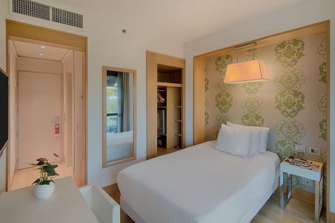 Imagen de la habitación del Hotel nhow Roma. Foto 7