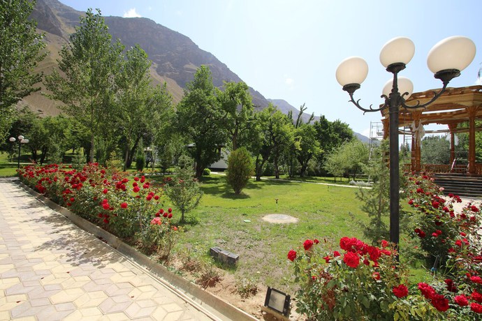 Imagen de los exteriores del Hotel of NBT. Foto 12