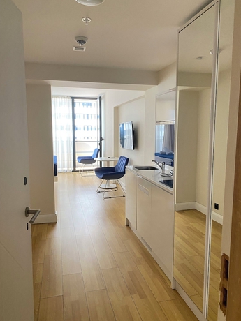 Imagen de la habitación del Hotel orbi city apartments. Foto 5