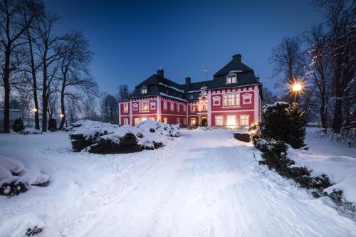 Imagen de los exteriores del Hotel pałac spiż. Foto 11