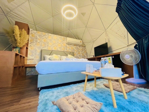 Imagen de la habitación del Hotel papa q suite resorts. Foto 5