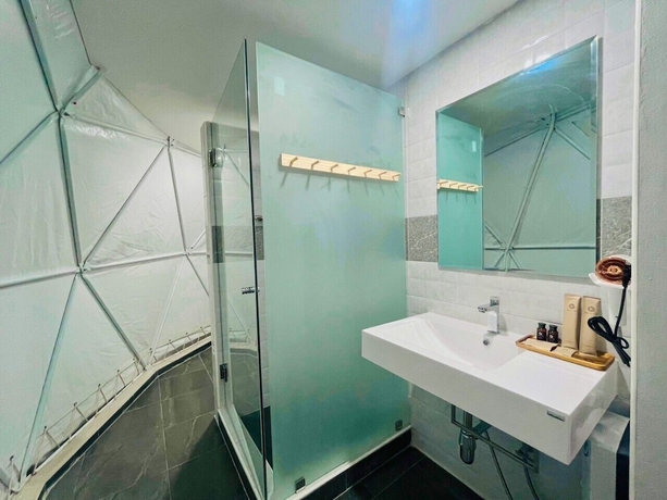 Imagen de la habitación del Hotel papa q suite resorts. Foto 11