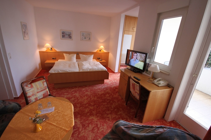 Imagen de la habitación del Hotel -pension Haus Steinmeyer. Foto 3