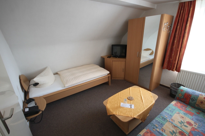 Imagen de la habitación del Hotel -pension Haus Steinmeyer. Foto 7