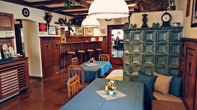 Imagen del bar/restaurante del Hotel -pension Oswald. Foto 4