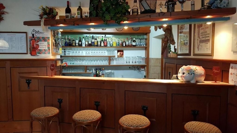 Imagen del bar/restaurante del Hotel -pension Oswald. Foto 6