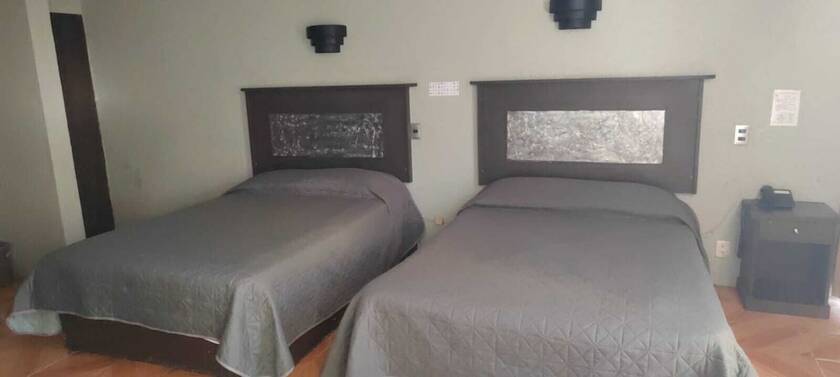 Imagen de la habitación del Hotel plaza el dorado. Foto 8