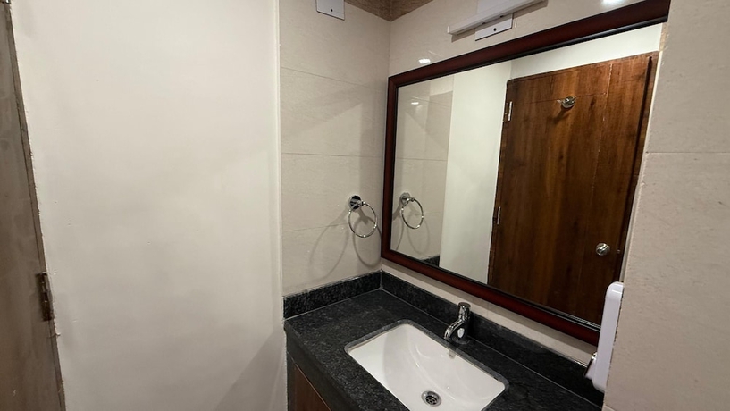 Imagen de la habitación del Hotel purple leaf. Foto 14