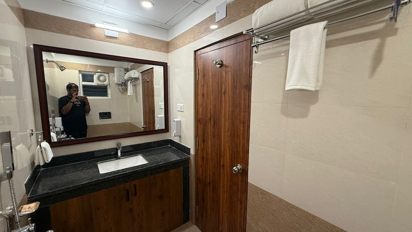 Imagen de la habitación del Hotel purple leaf. Foto 16