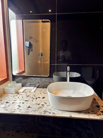 Imagen de la habitación del Hotel qwank kuta lombok. Foto 11