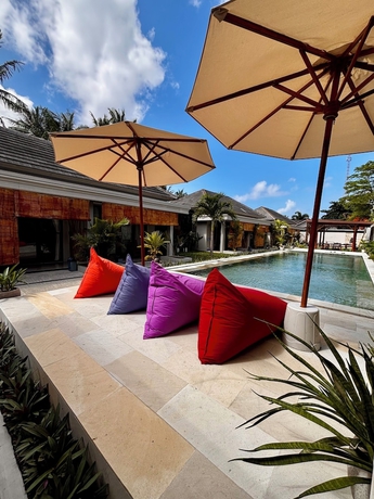 Imagen de la piscina del Hotel qwank kuta lombok. Foto 16