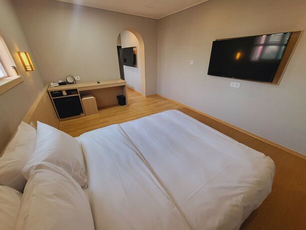 Imagen general del Hotel raza b. Foto 2