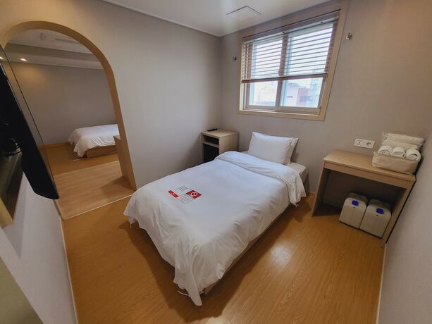 Imagen general del Hotel raza b. Foto 3