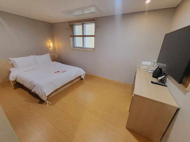 Imagen general del Hotel raza b. Foto 4