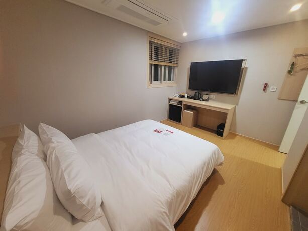 Imagen general del Hotel raza b. Foto 6