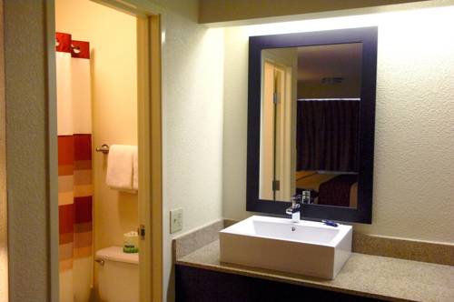Imagen de la habitación del Hotel red roof inn kalamazoo east - expo center. Foto 11