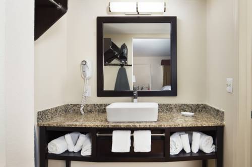 Imagen de la habitación del Hotel red roof inn plus+ birmingham east - irondale/airp. Foto 14