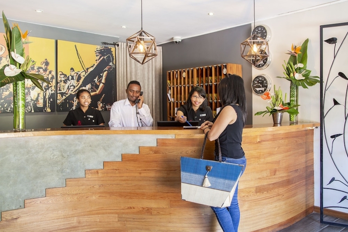 Imagen de los interiores del Hotel relais des plateaux & spa- ivato international air. Foto 18