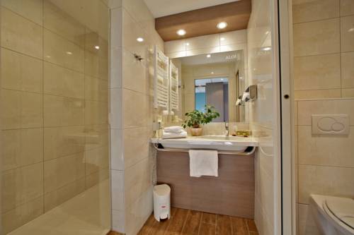 Imagen de la habitación del Hotel -restaurant Aloé. Foto 8