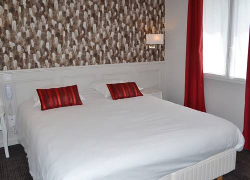 Imagen de la habitación del Hotel -restaurant Le Monarque. Foto 2