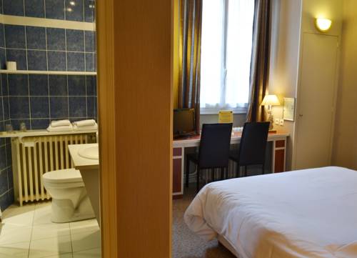 Imagen de la habitación del Hotel -restaurant Le Monarque. Foto 3