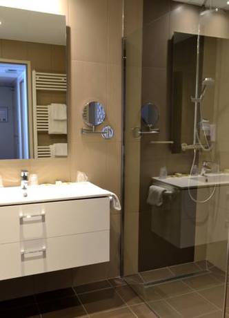 Imagen de la habitación del Hotel -restaurant Le Monarque. Foto 12