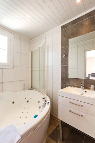 Imagen de la habitación del Hotel -restaurant Les Cimes. Foto 13